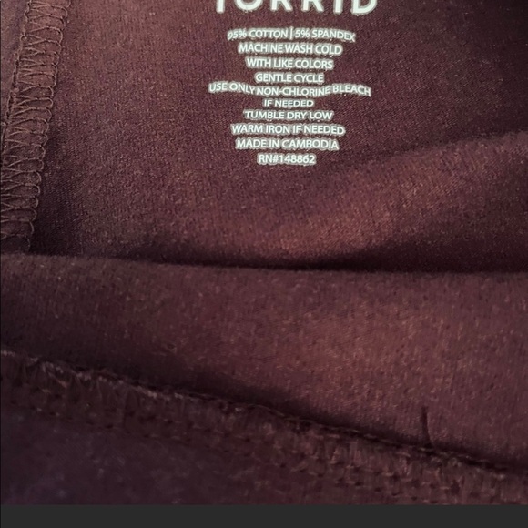 Torrid NWOT leggings, capri length. Size 1. - Picture 2 of 5